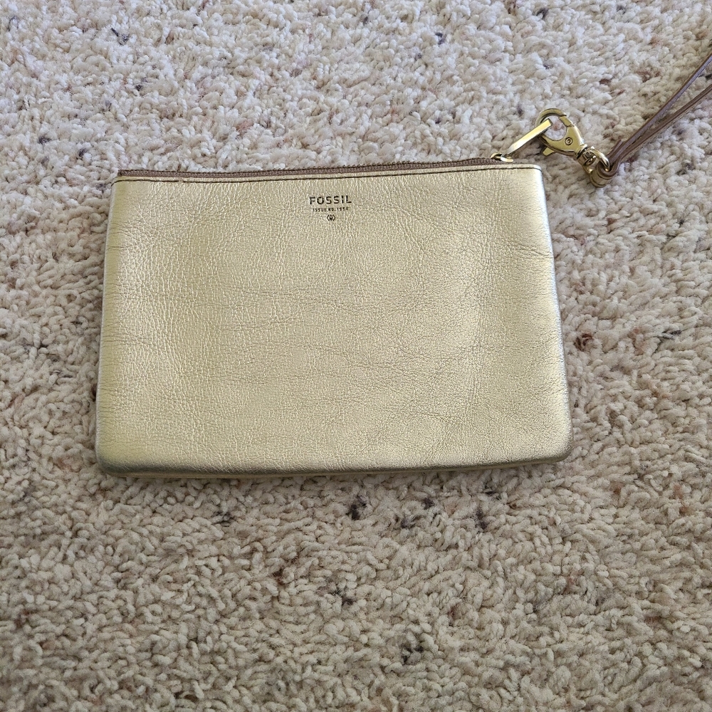 Fossil wristlet